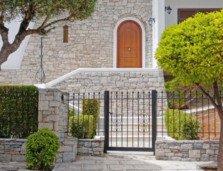 Comment réussir votre projet de ravalement de façade à IRIGNY ?